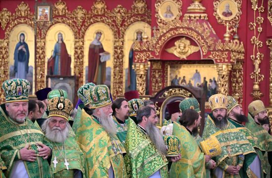 Праздничное богослужение по случаю 80-летия Луганской епархии