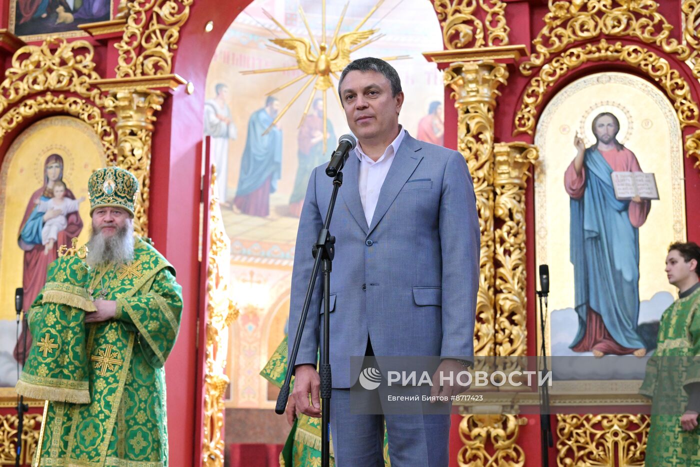 Праздничное богослужение по случаю 80-летия Луганской епархии