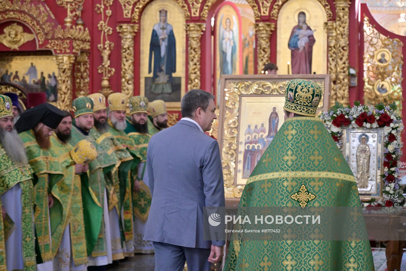 Праздничное богослужение по случаю 80-летия Луганской епархии