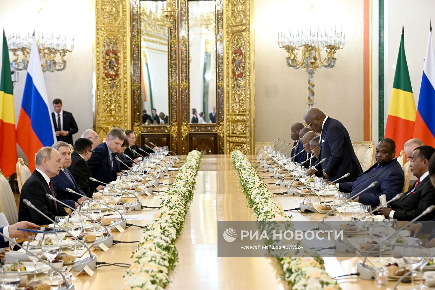 Президент Владимир Путин встретился с президентом Конго Дени Сассу-Нгессо