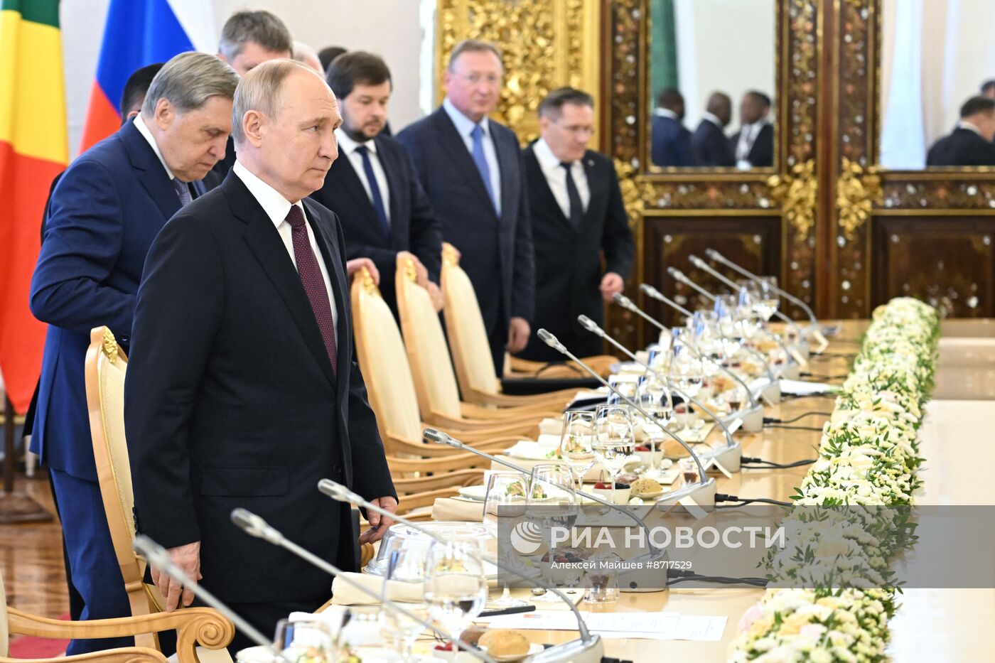 Президент Владимир Путин встретился с президентом Конго Дени Сассу-Нгессо