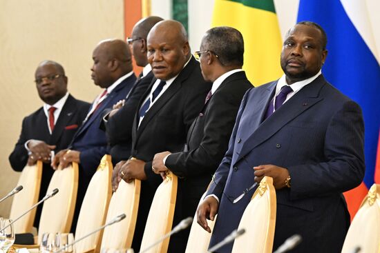 Президент Владимир Путин встретился с президентом Конго Дени Сассу-Нгессо