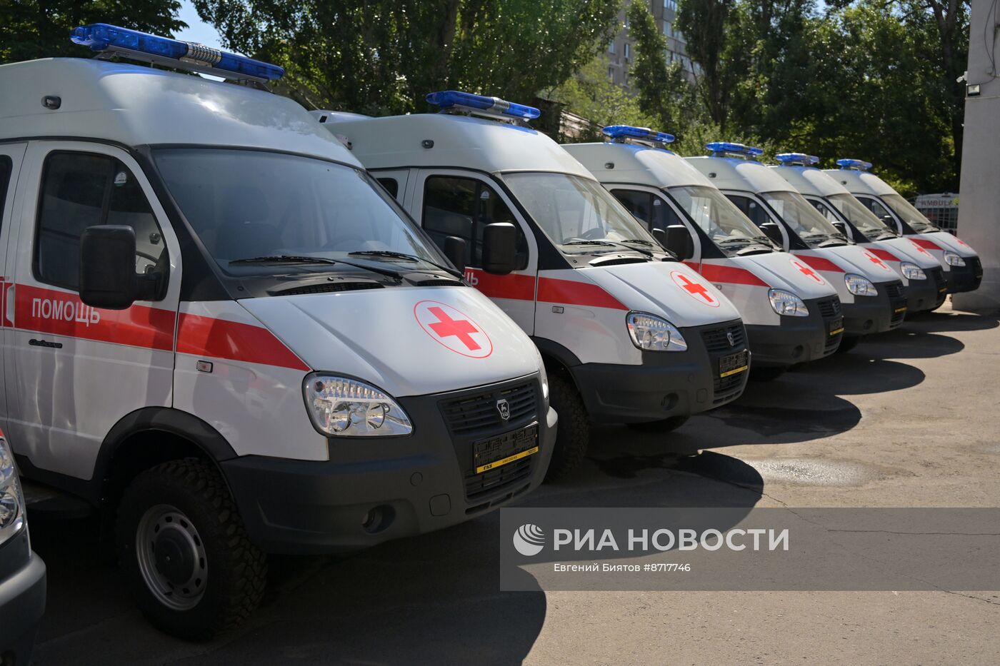 Медики скорой помощи в прифронтовой зоне получили средства для защиты от обстрелов ВСУ