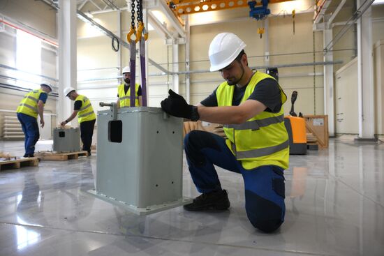 Сборка оборудования ускорительного комплекса ЦКП "СКИФ"