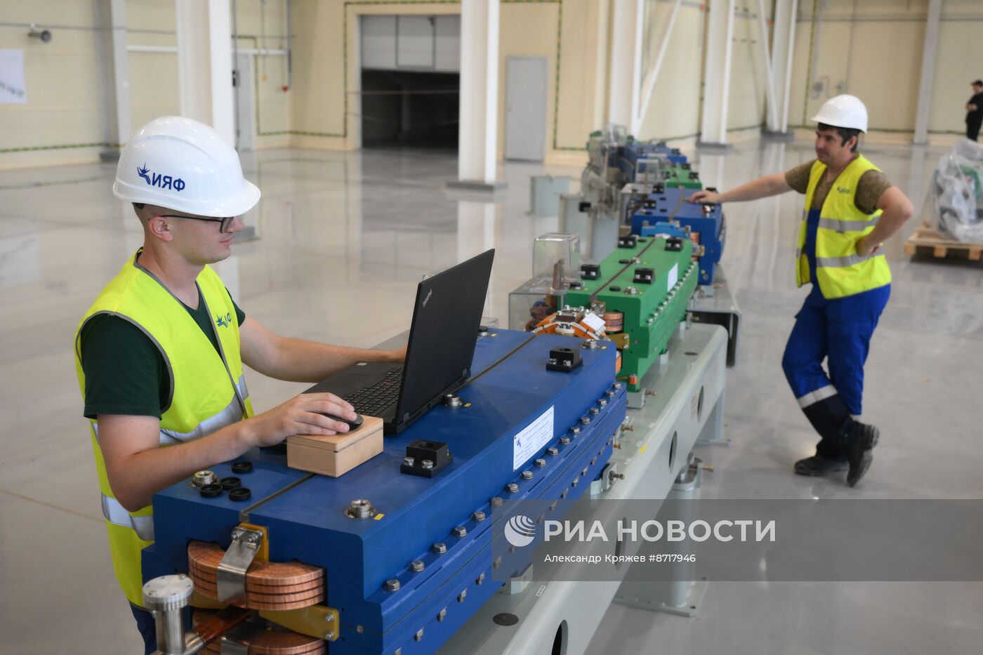 Сборка оборудования ускорительного комплекса ЦКП "СКИФ"