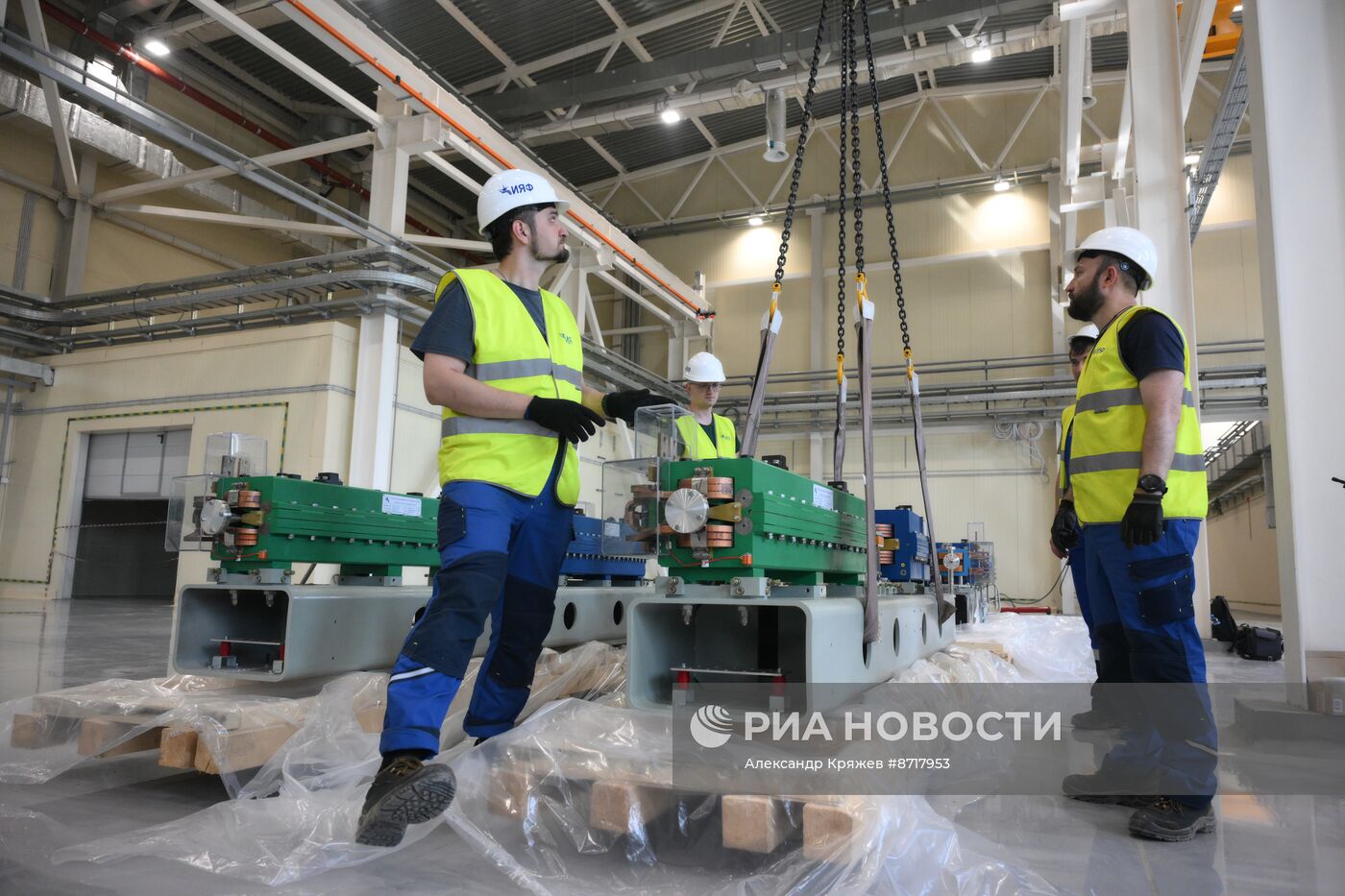 Сборка оборудования ускорительного комплекса ЦКП "СКИФ"