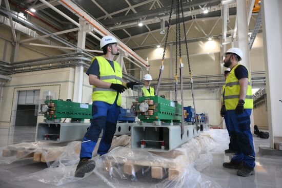 Сборка оборудования ускорительного комплекса ЦКП "СКИФ"