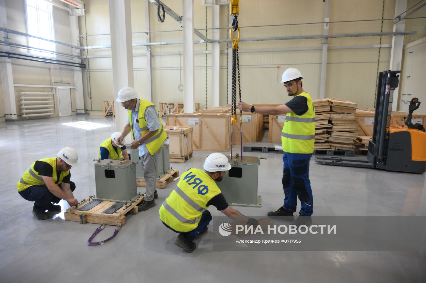 Сборка оборудования ускорительного комплекса ЦКП "СКИФ"