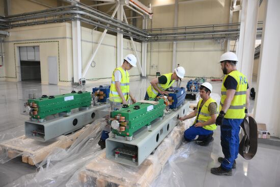 Сборка оборудования ускорительного комплекса ЦКП "СКИФ"