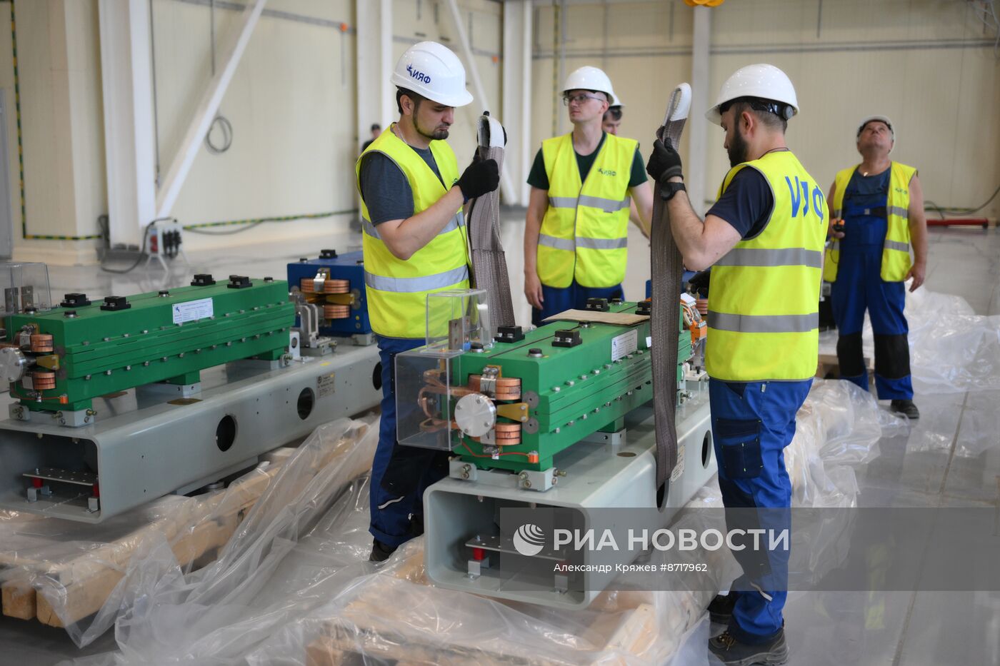 Сборка оборудования ускорительного комплекса ЦКП "СКИФ"