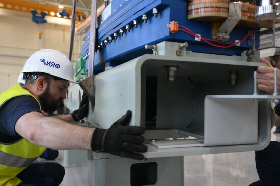 Сборка оборудования ускорительного комплекса ЦКП "СКИФ"