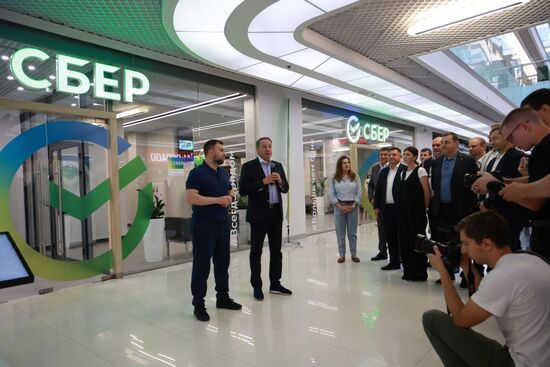 Открытие полноформатных отделений Сбера в ДНР и ЛНР