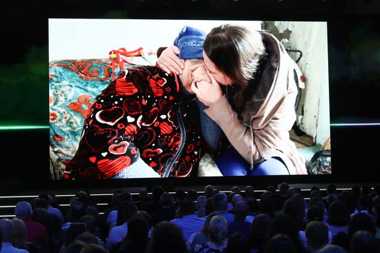 Выставка "Россия". Церемония открытия Международного фестиваля документального кино "RT.Док: Время наших героев"