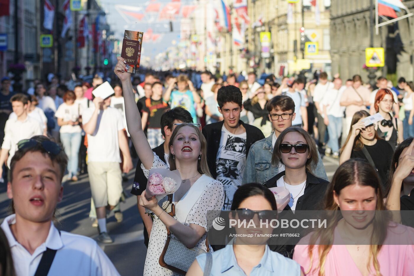 Праздник выпускников школ "Алые паруса" в Санкт-Петербурге