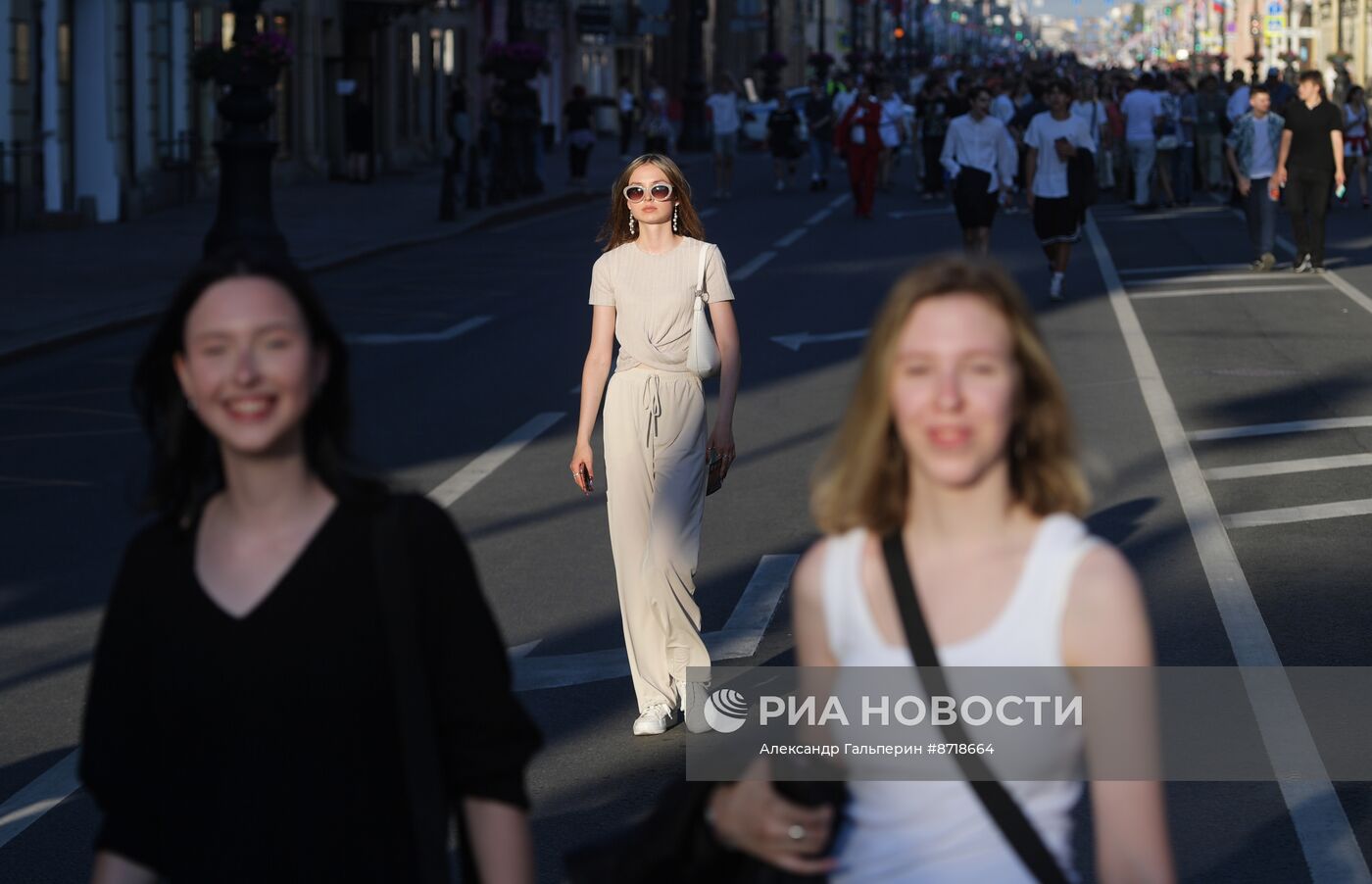 Праздник выпускников школ "Алые паруса" в Санкт-Петербурге