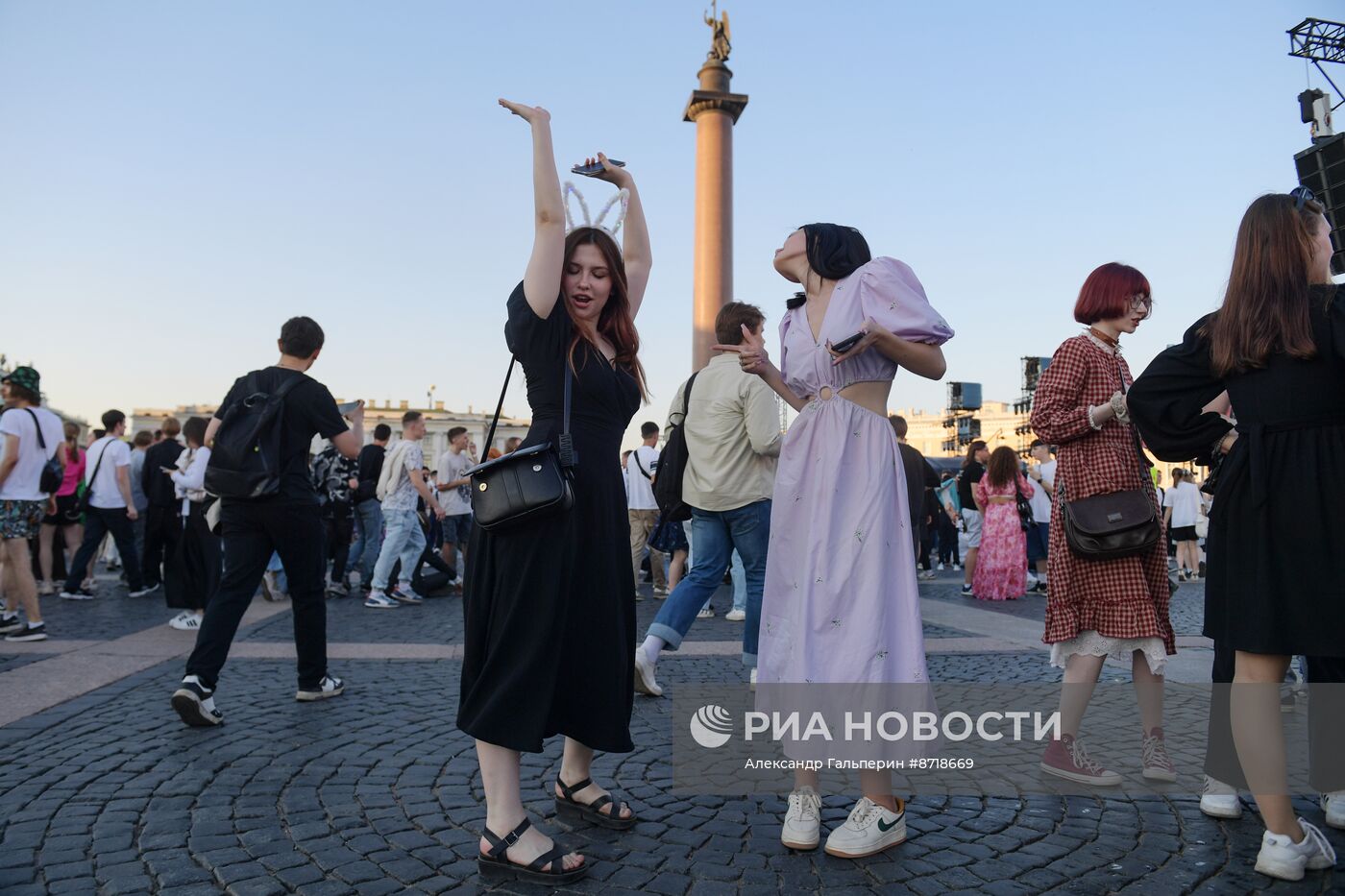 Праздник выпускников школ "Алые паруса" в Санкт-Петербурге