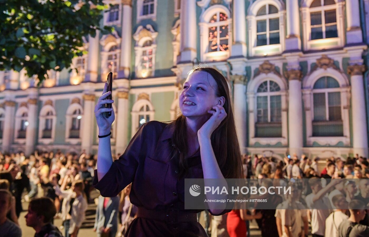 Праздник выпускников школ "Алые паруса" в Санкт-Петербурге