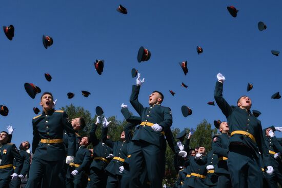 Выпуск офицеров в Новосибирском военном институте войск национальной гвардии РФ