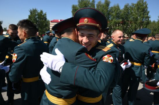 Выпуск офицеров в Новосибирском военном институте войск национальной гвардии РФ