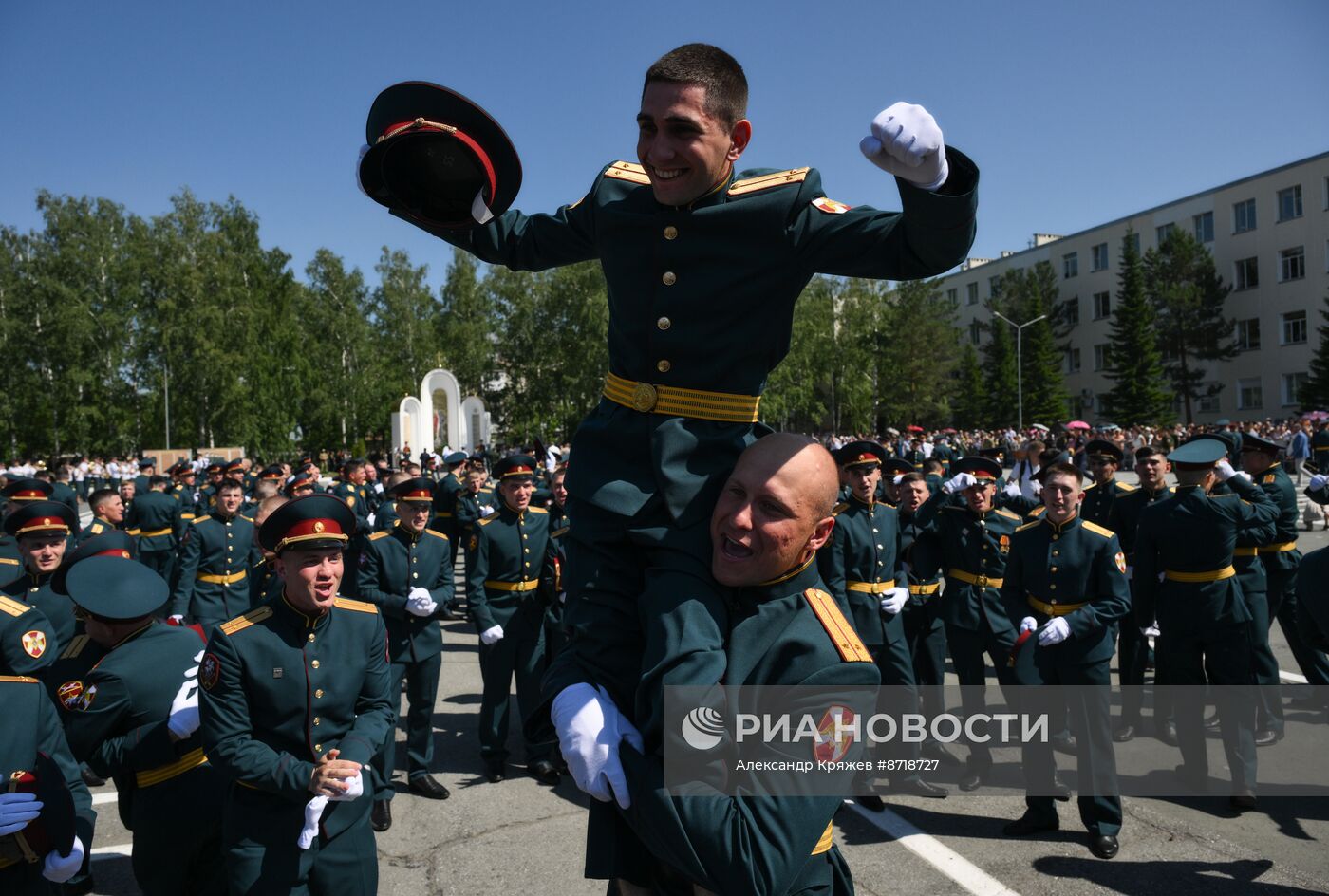 Выпуск офицеров в Новосибирском военном институте войск национальной гвардии РФ