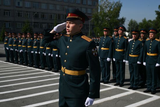 Выпуск офицеров в Новосибирском военном институте войск национальной гвардии РФ