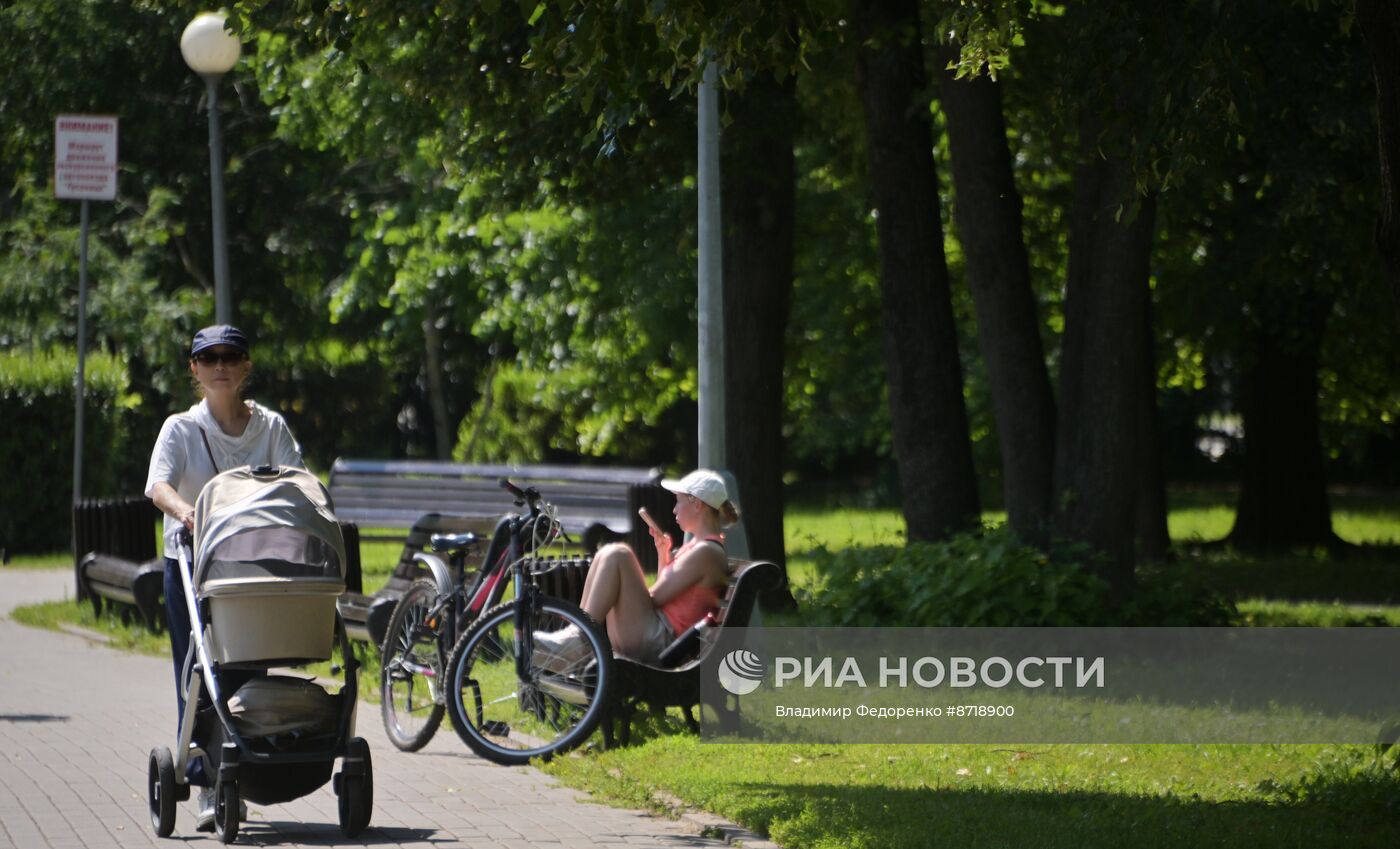 Отдых в Воронцовском парке в Москве