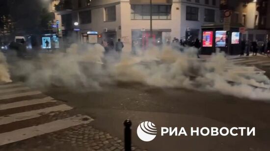 Полиция применила слезоточивый газ для разгона радикалов движения black bloc