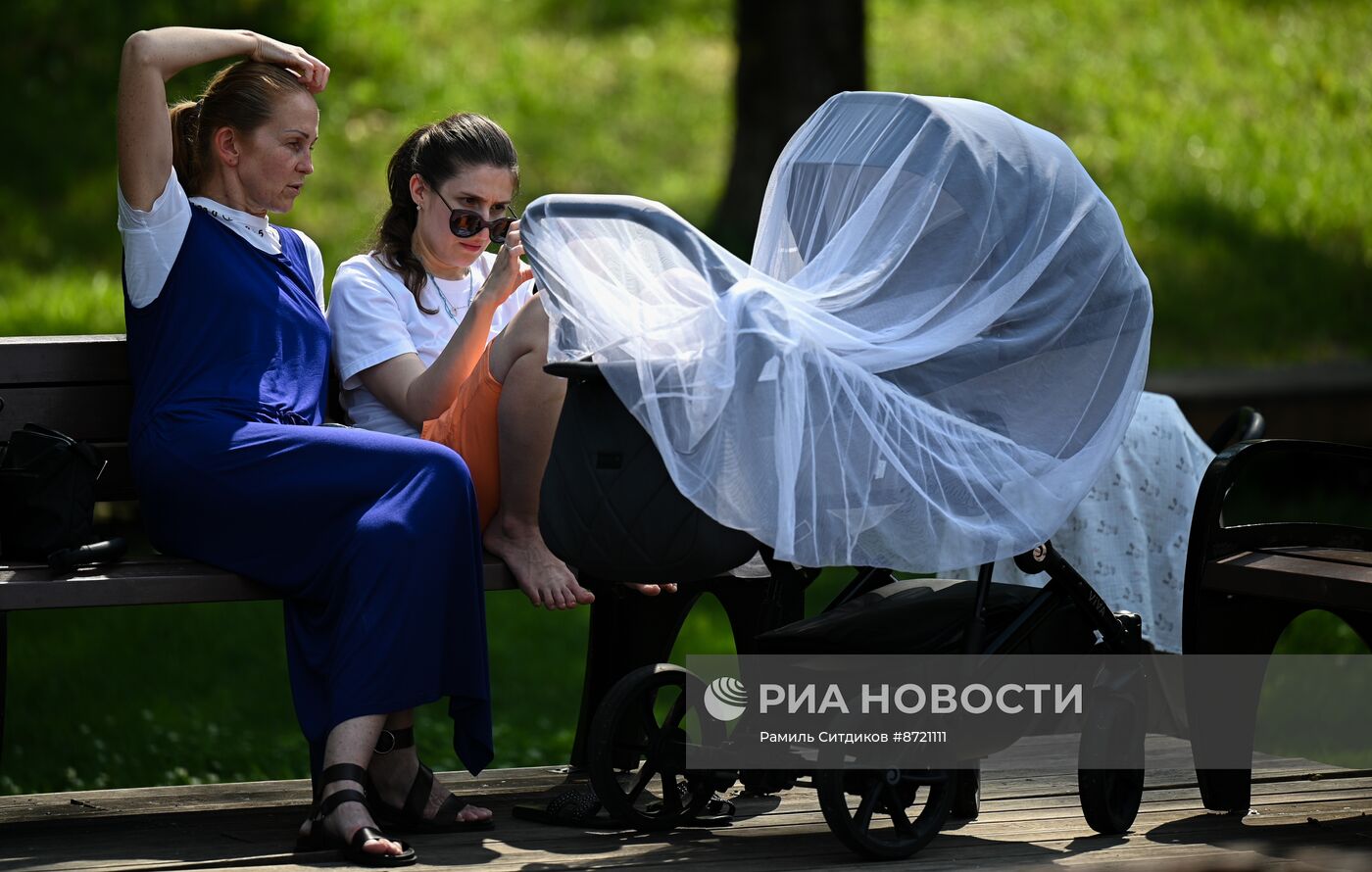 Жаркая погода в Москве