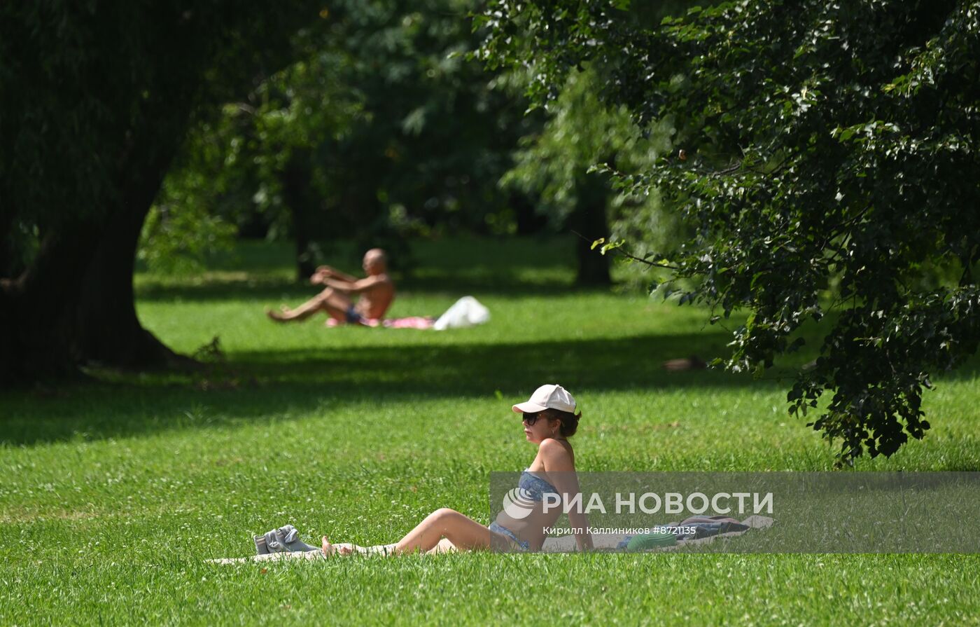 Жаркая погода в Москве