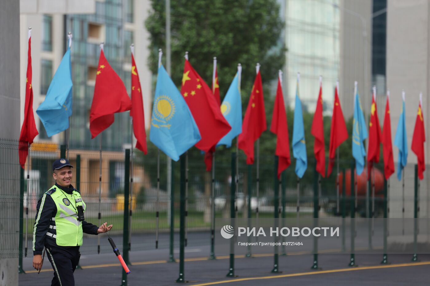 Президент Владимир Путин прибыл в Астану для участия в саммите ШОС