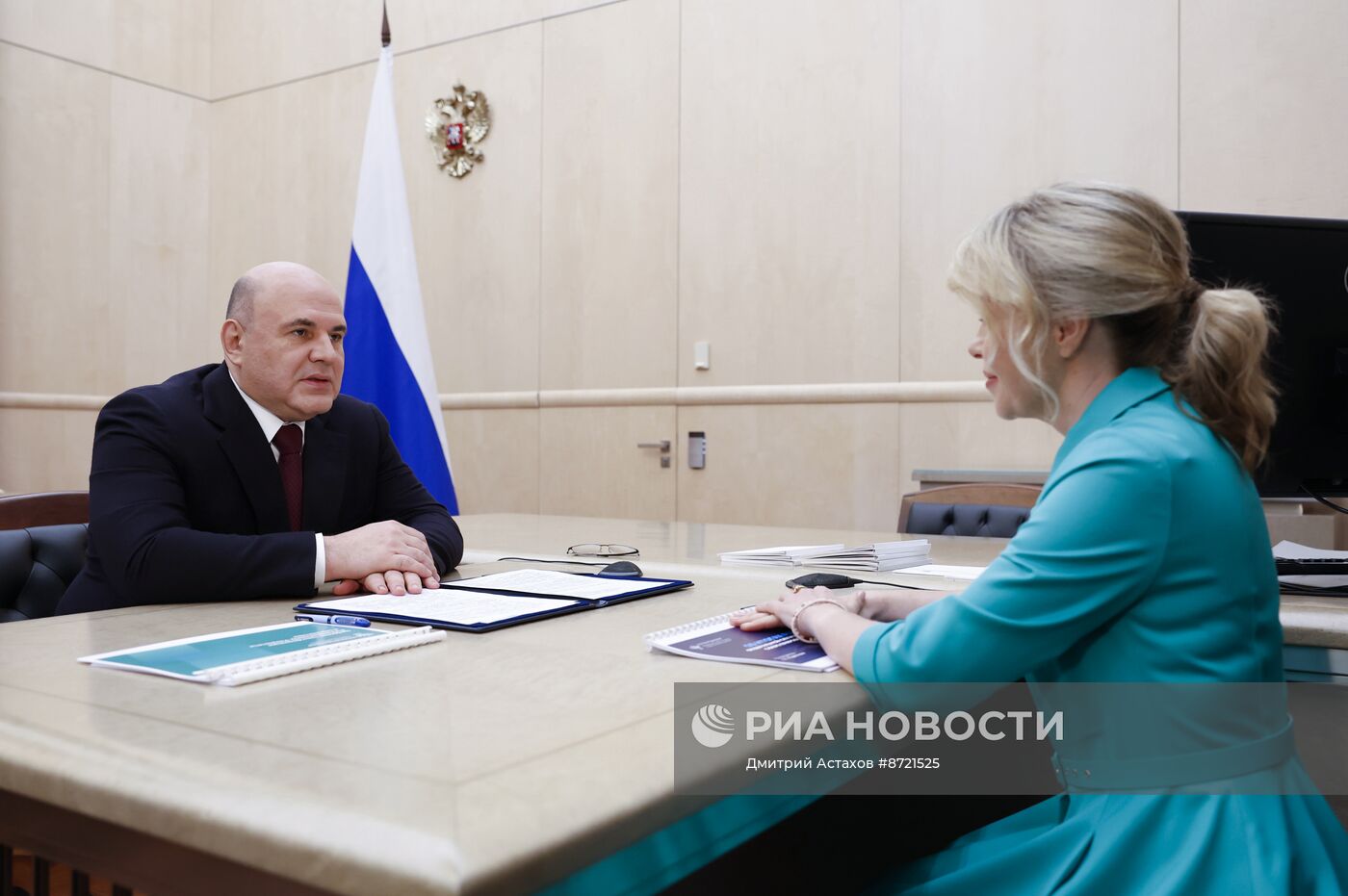 Премьер-министр Михаил Мишустин провел встречу с главой Росприроднадзора С. Радионовой