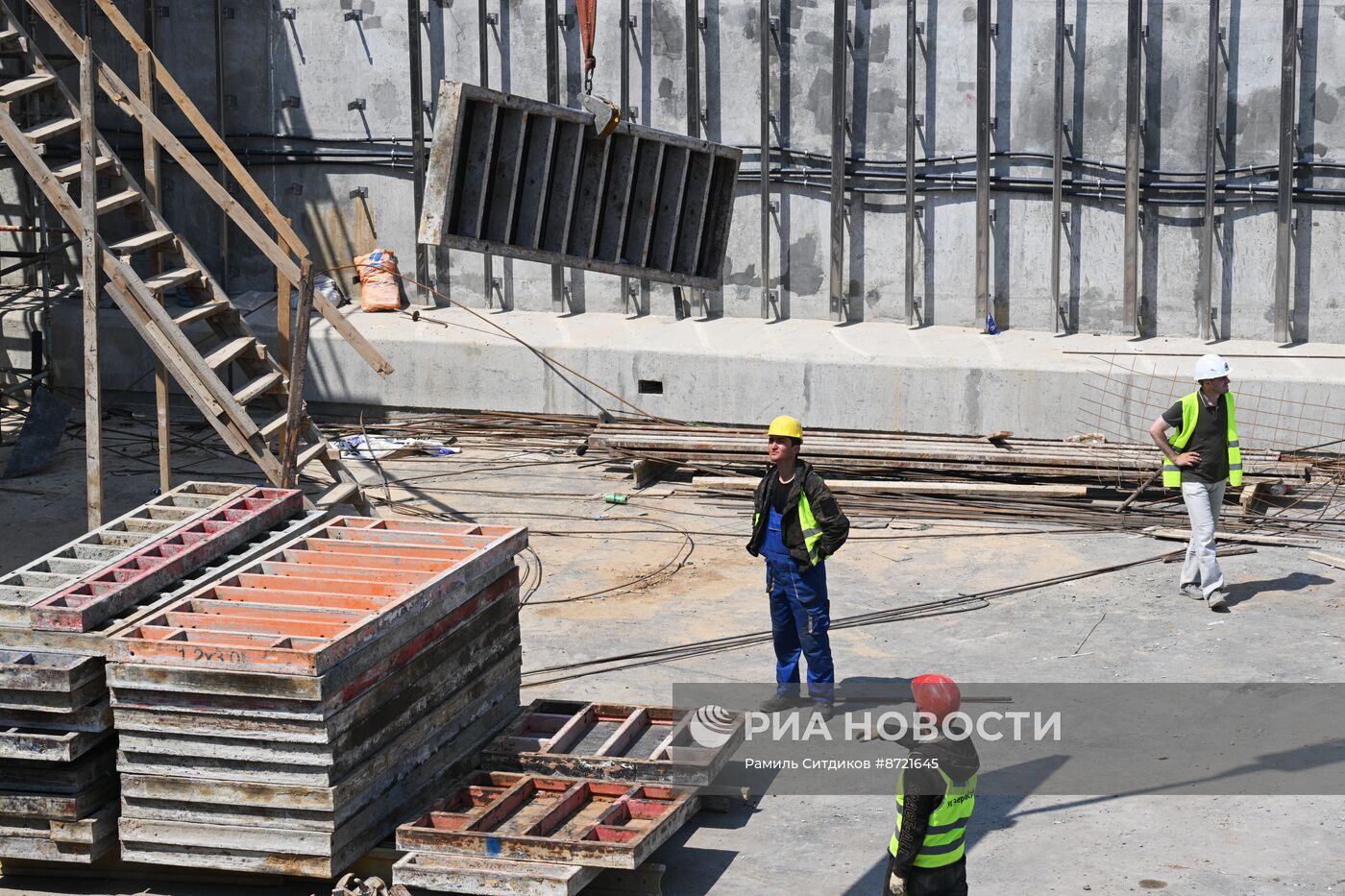 Мэр Москвы С. Собянин осмотрел объекты в ТиНАО