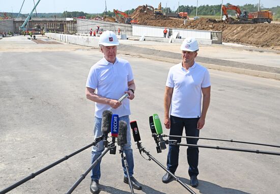 Мэр Москвы С. Собянин осмотрел объекты в ТиНАО