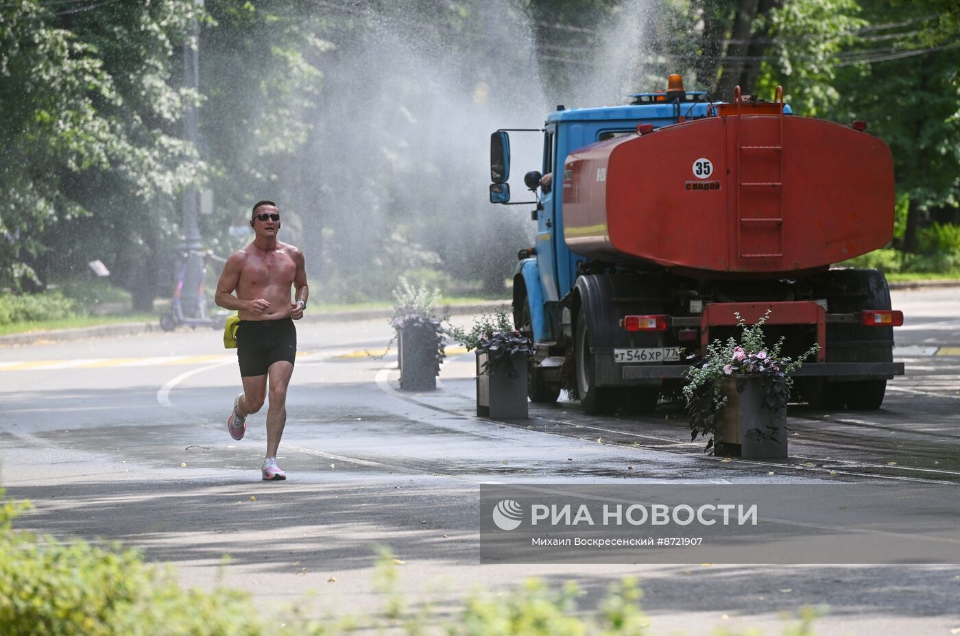 Жаркая погода в Москве