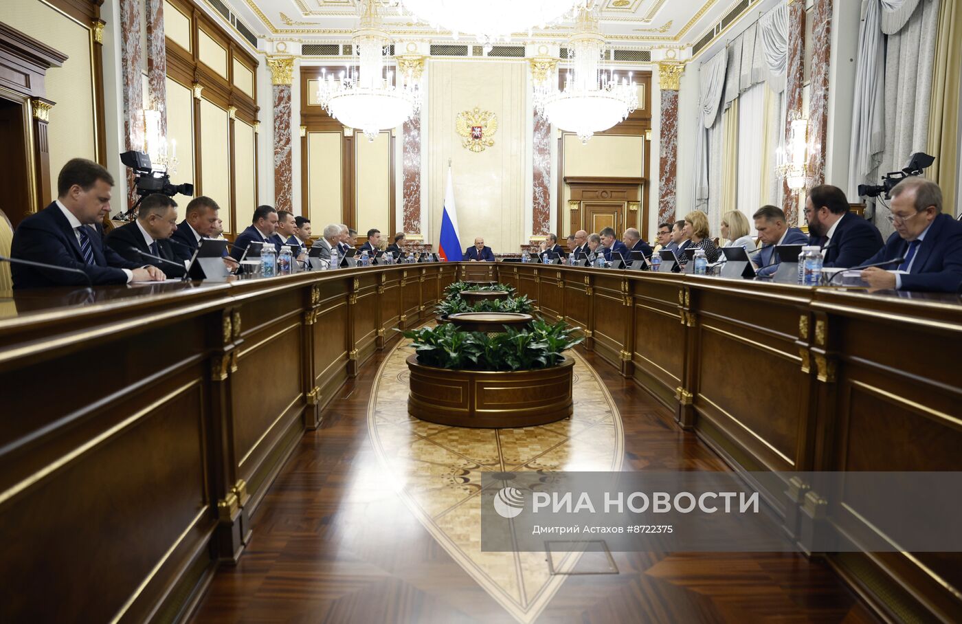 Премьер-министр Михаил Мишустин провел заседание правительства РФ