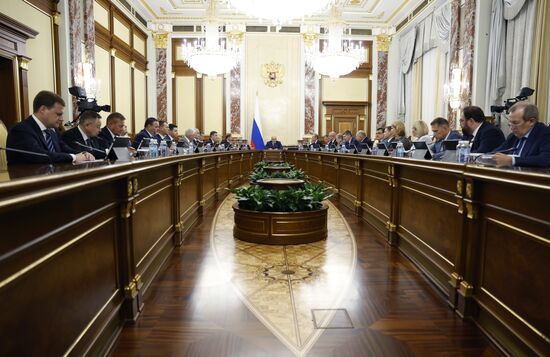 Премьер-министр Михаил Мишустин провел заседание правительства РФ