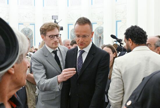 Президент РФ Владимир Путин встретился с премьер-министром Венгрии В. Орбаном