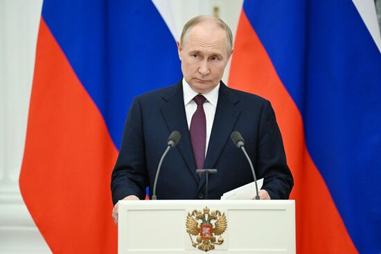 Президент РФ Владимир Путин встретился с премьер-министром Венгрии В. Орбаном