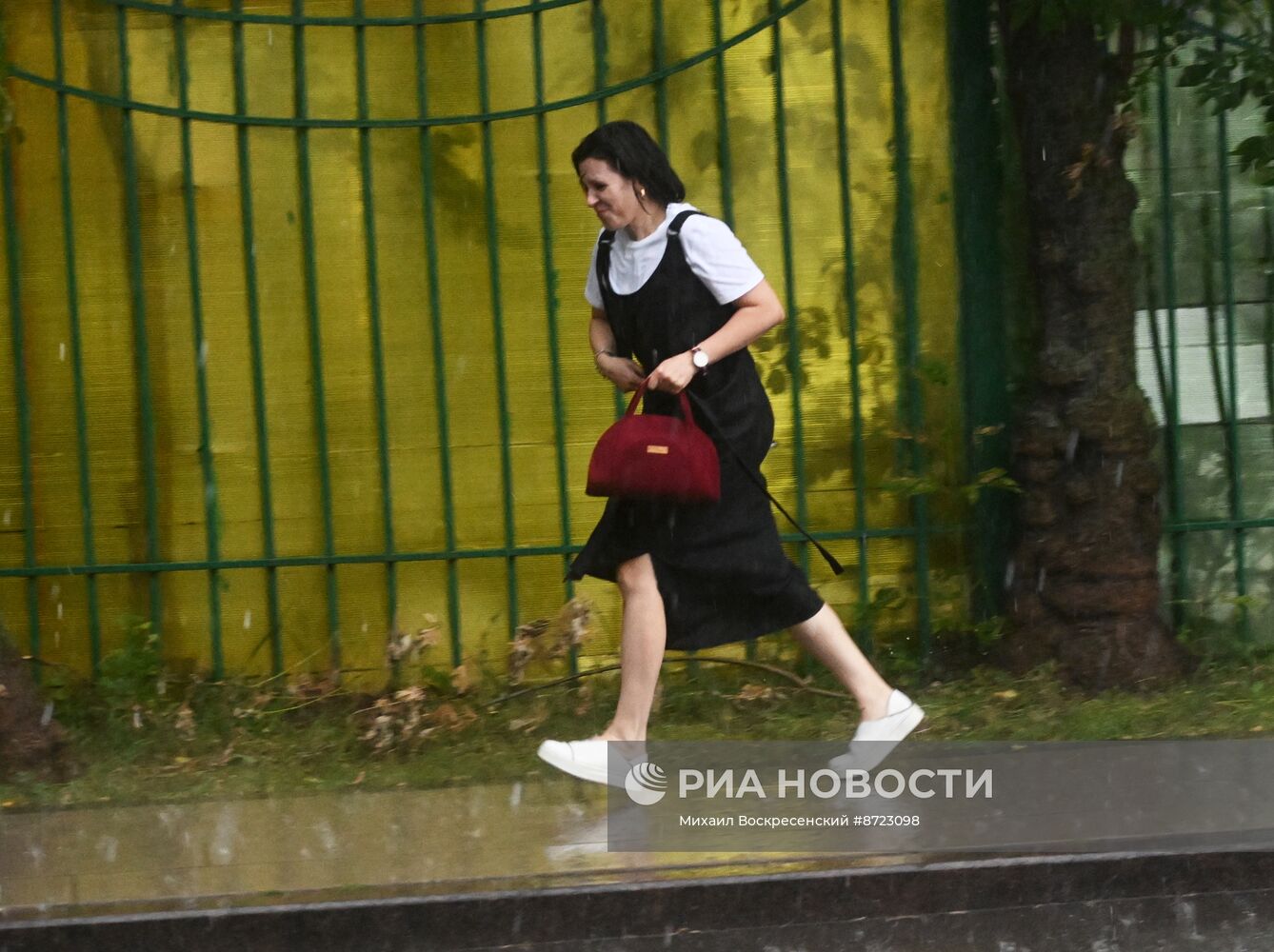 Сильный дождь в Москве