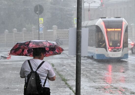 Сильный дождь в Москве