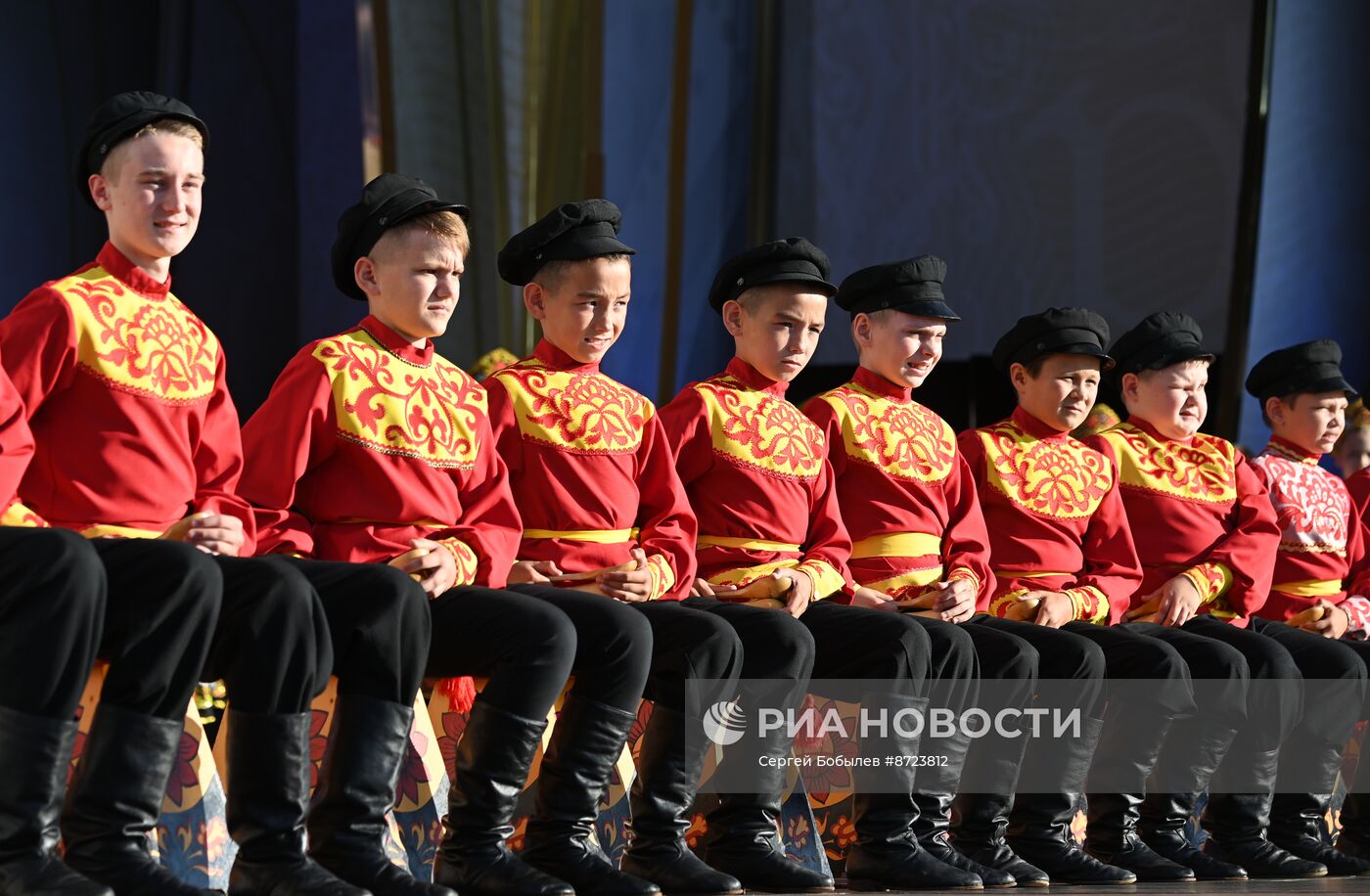 Выставка "Россия". Торжественный концерт "Россия нигде не заканчивается", посвящённый завершению выставки