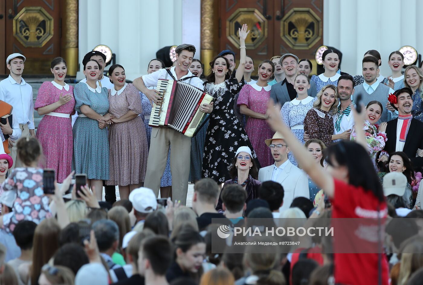 Выставка "Россия". Торжественный концерт "Россия нигде не заканчивается", посвящённый завершению выставки