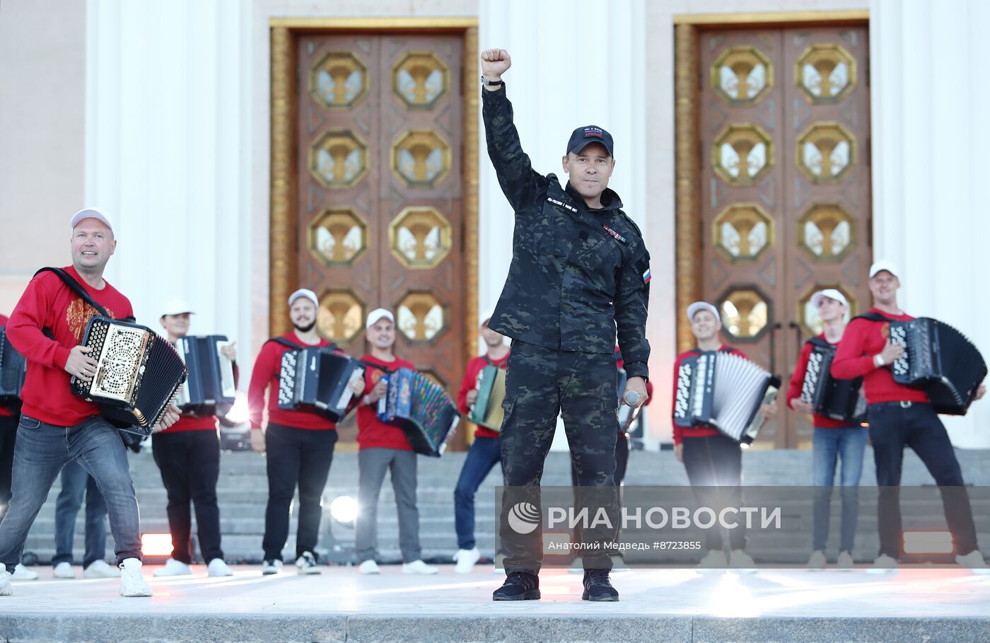 Выставка "Россия". Торжественный концерт "Россия нигде не заканчивается", посвящённый завершению выставки