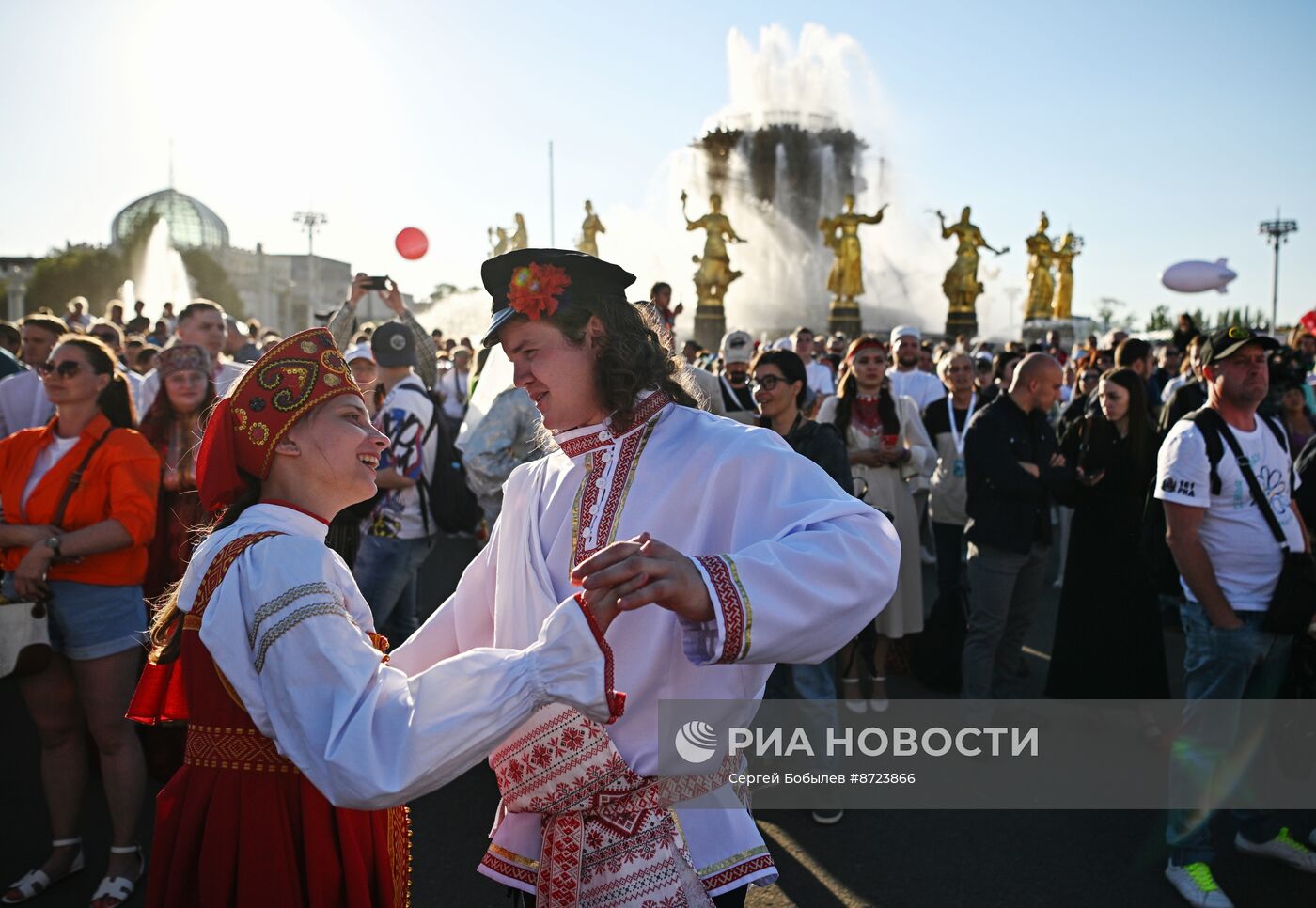 Выставка "Россия". Торжественный концерт "Россия нигде не заканчивается", посвящённый завершению выставки 