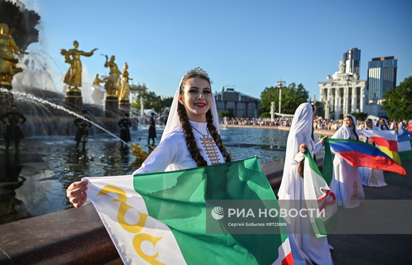 Выставка "Россия". Торжественный концерт "Россия нигде не заканчивается", посвящённый завершению выставки 