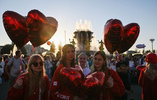 Выставка "Россия". Торжественный концерт "Россия нигде не заканчивается", посвящённый завершению выставки 