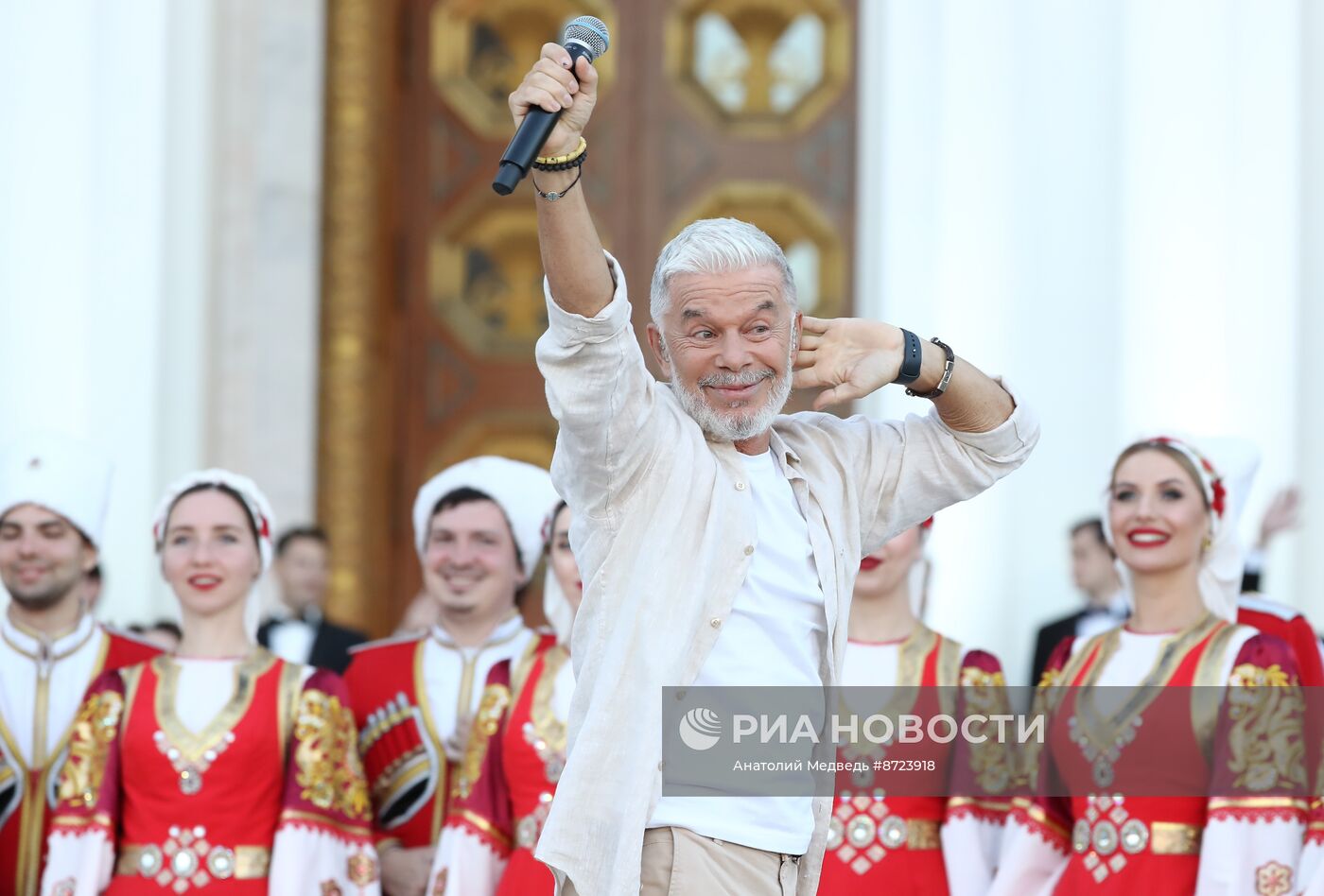 Выставка "Россия". Торжественный концерт "Россия нигде не заканчивается", посвящённый завершению выставки