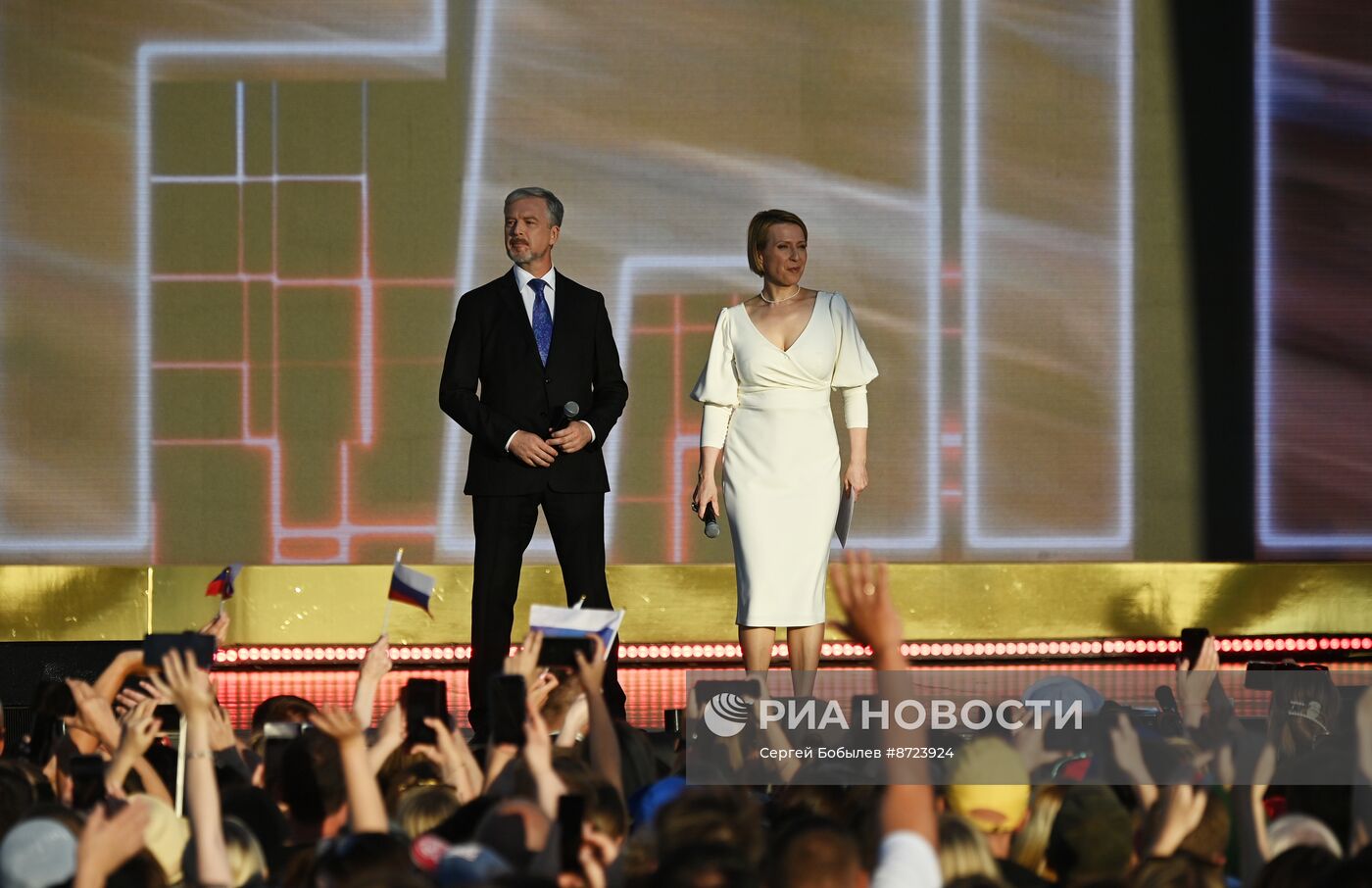 Выставка "Россия". Торжественный концерт "Россия нигде не заканчивается", посвящённый завершению выставки