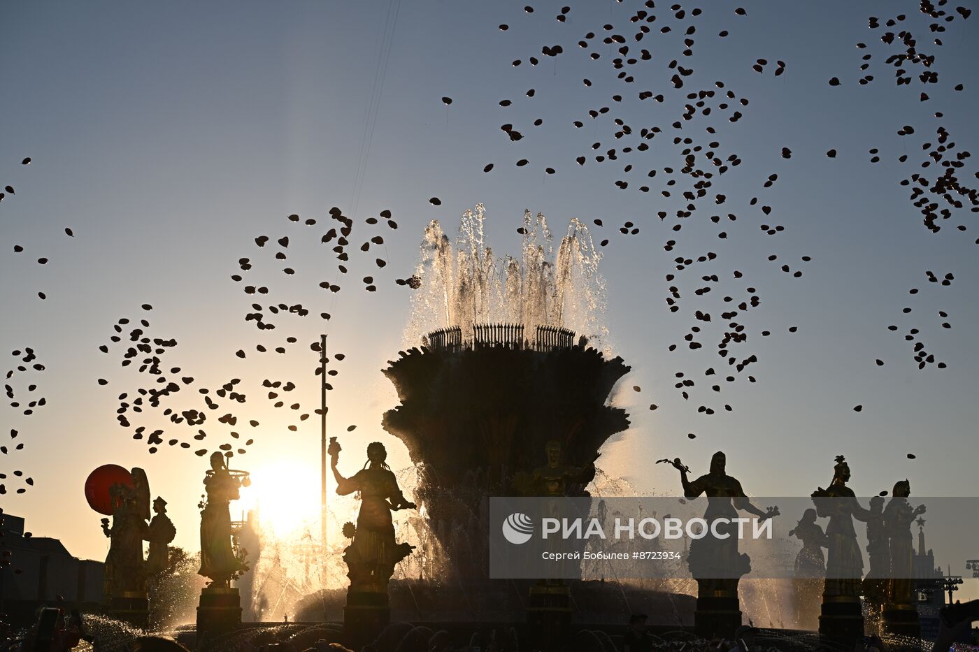 Выставка "Россия". Торжественный концерт "Россия нигде не заканчивается", посвящённый завершению выставки