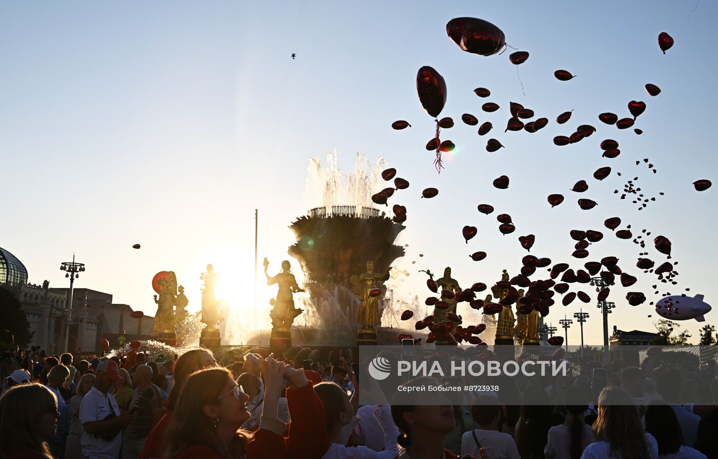 Выставка "Россия". Торжественный концерт "Россия нигде не заканчивается", посвящённый завершению выставки